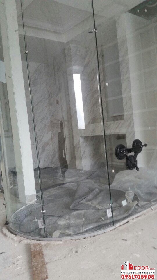 Vách kính cong nhà tắm 10mm 